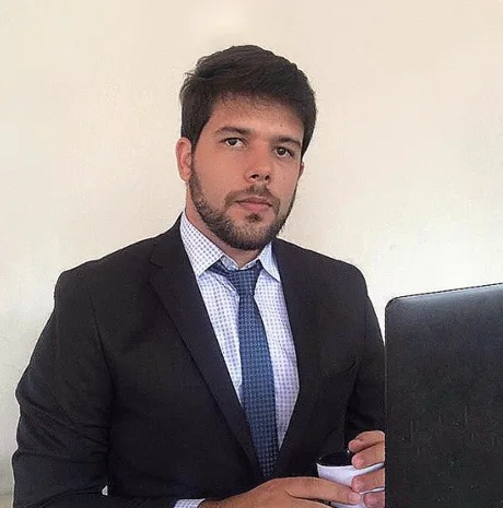 Dr. Rafael Souza